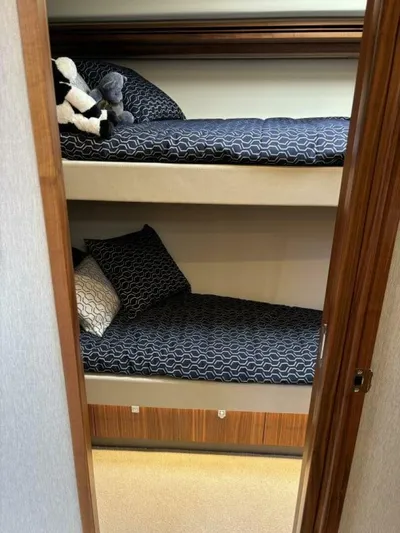 Happy Ours Yacht Photos Pics 2019 Riviera 5400 Sport Yacht - Image 31