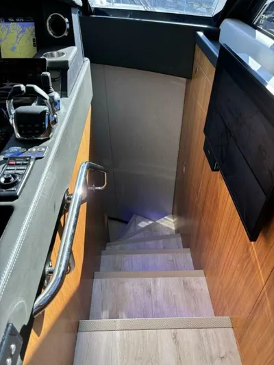 Happy Ours Yacht Photos Pics 2019 Riviera 5400 Sport Yacht - Image 27