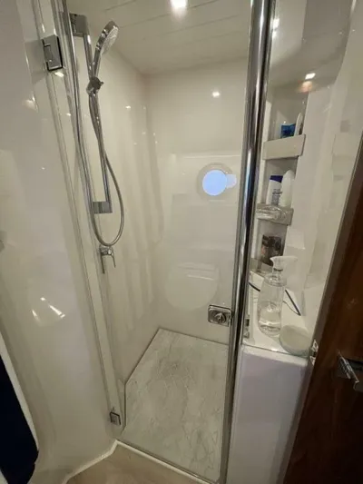 Happy Ours Yacht Photos Pics 2019 Riviera 5400 Sport Yacht - Image 39