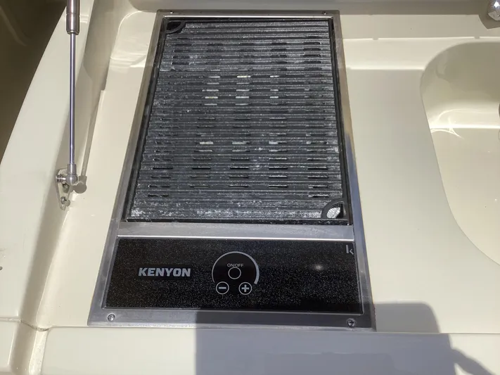  Yacht Photos Pics Kenyon grill on 2016 Chris-Craft 34 Catalina boat.