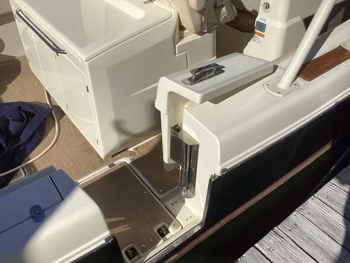  Yacht Photos Pics 2016 Chris-Craft 34 Catalina boat interior, featuring seating and deck details.