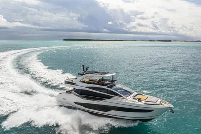 Pearl 72 Motor Yacht