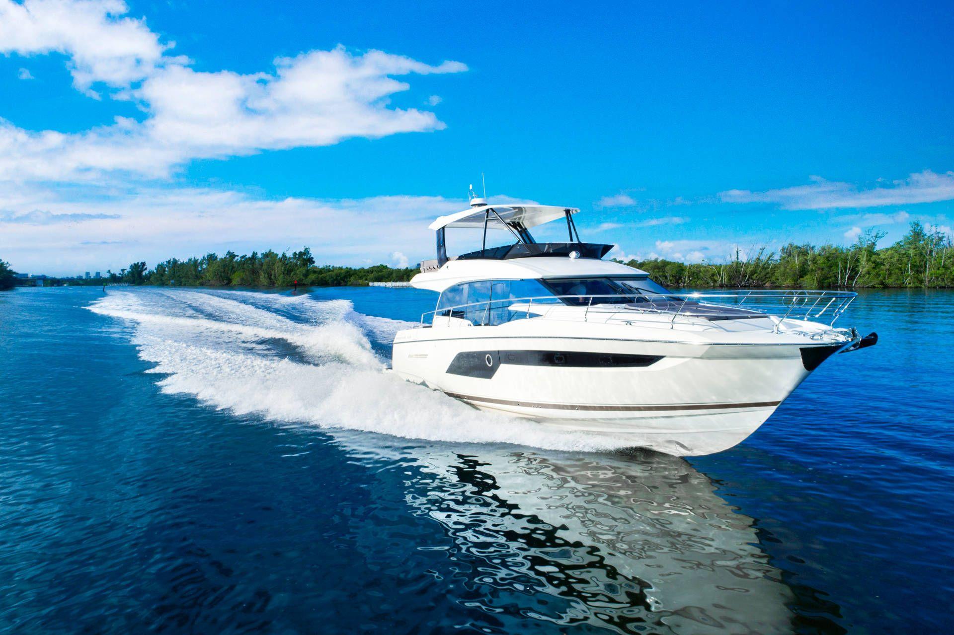 2023 Prestige 520 Flybridge #307