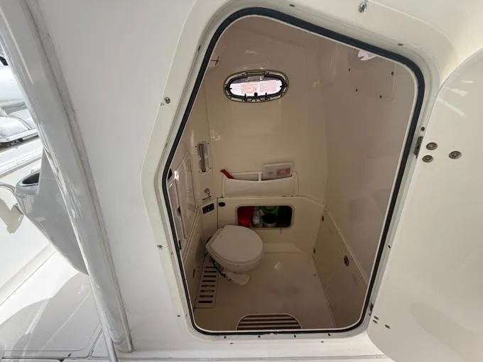 T/t Ossum Dream Yacht Photos Pics Console Door Open