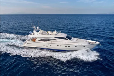2001 Ferretti Yachts 680