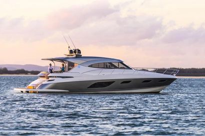 2021 60' Riviera-6000 Sport Yacht Platinum Edition Marathon, FL, US