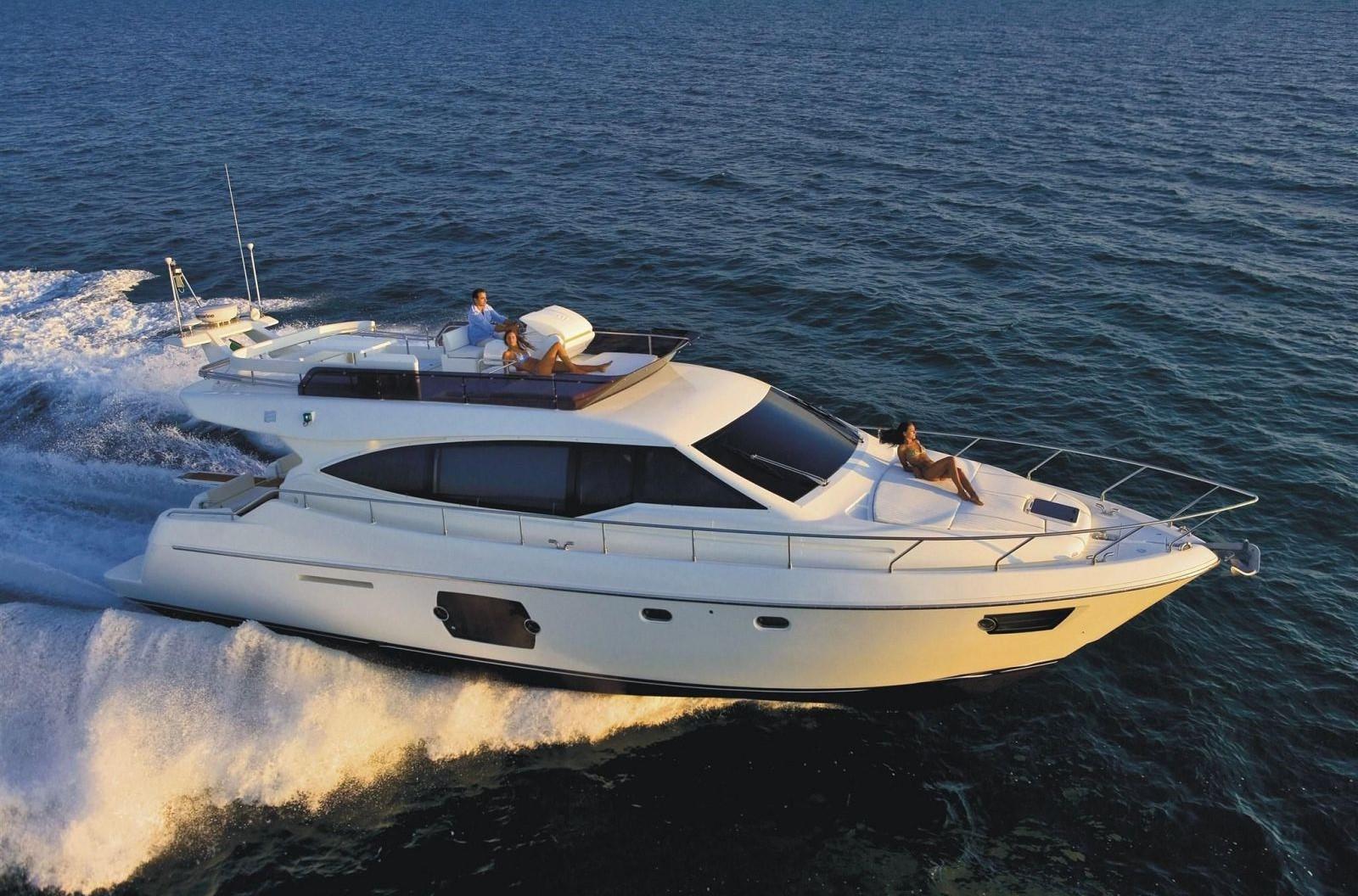 2013 Ferretti Yachts 530