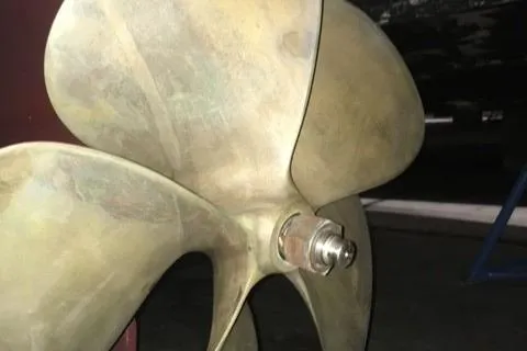 Picnic Boat Yacht Photos Pics Propeller of 2003 Legacy Yachts 34 Express, close-up view in dry dock.