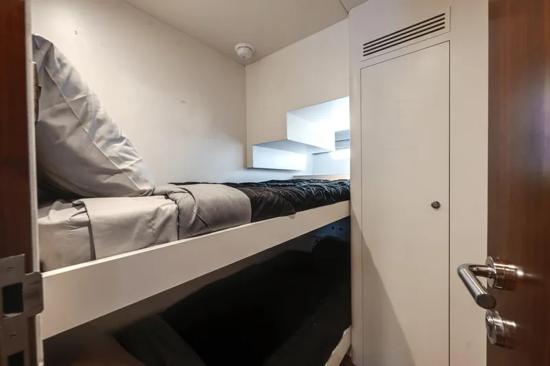 Wiggle Room Yacht Photos Pics 