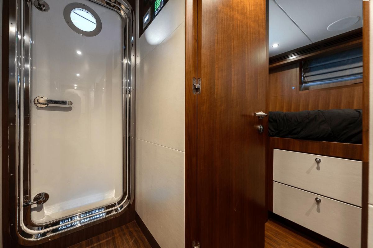 2018 Ocean Alexander 100 