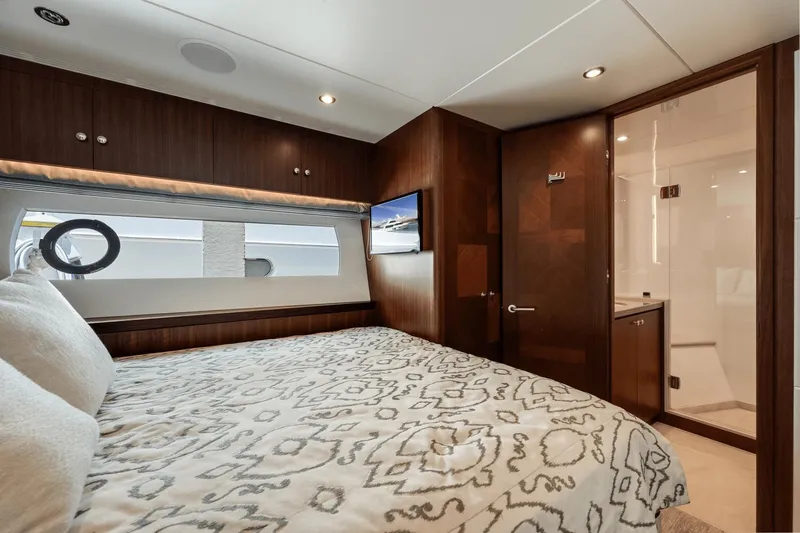 Wiggle Room Yacht Photos Pics 