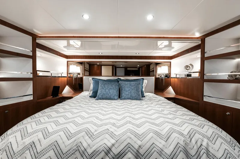 Wiggle Room Yacht Photos Pics 