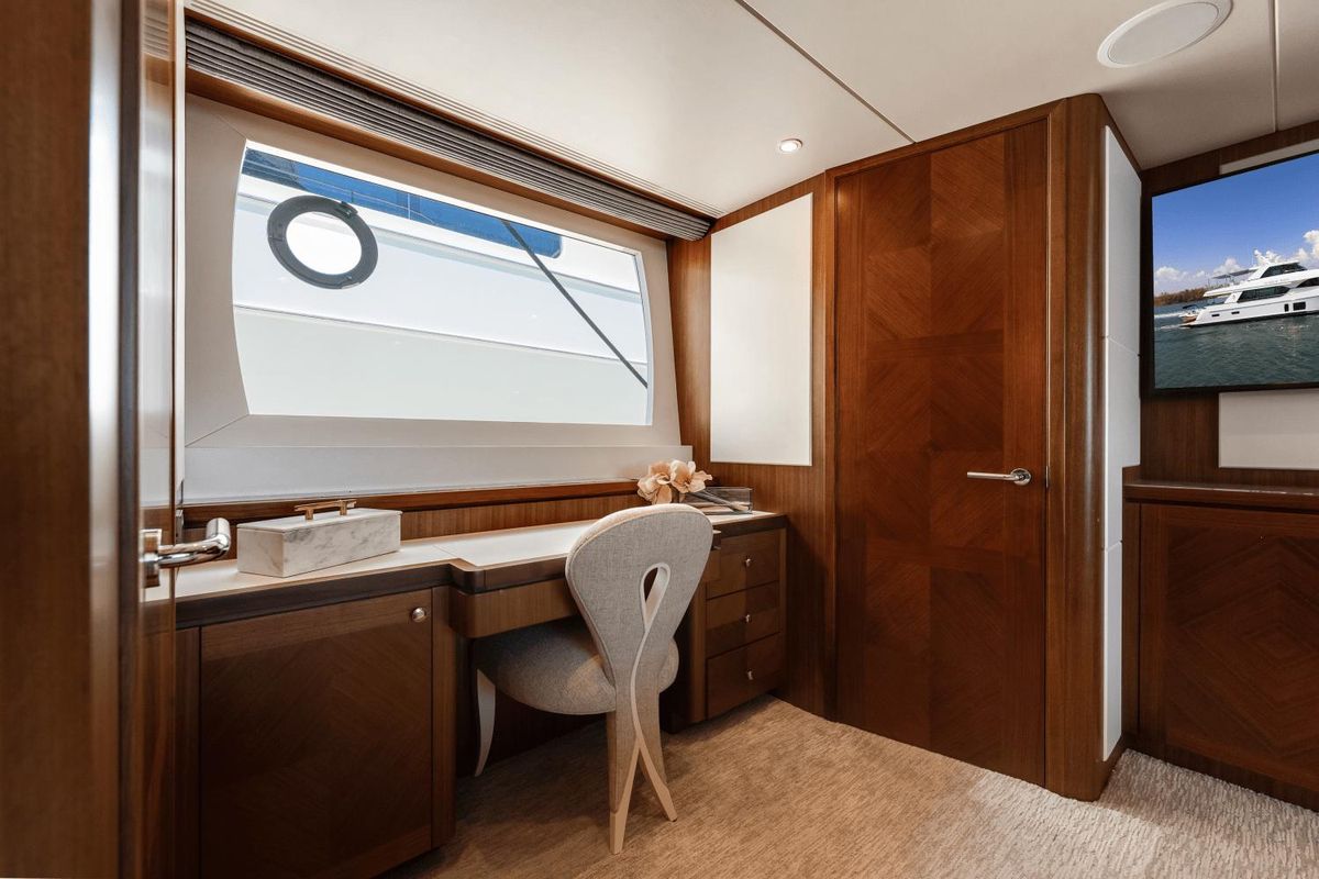 2018 Ocean Alexander 100 