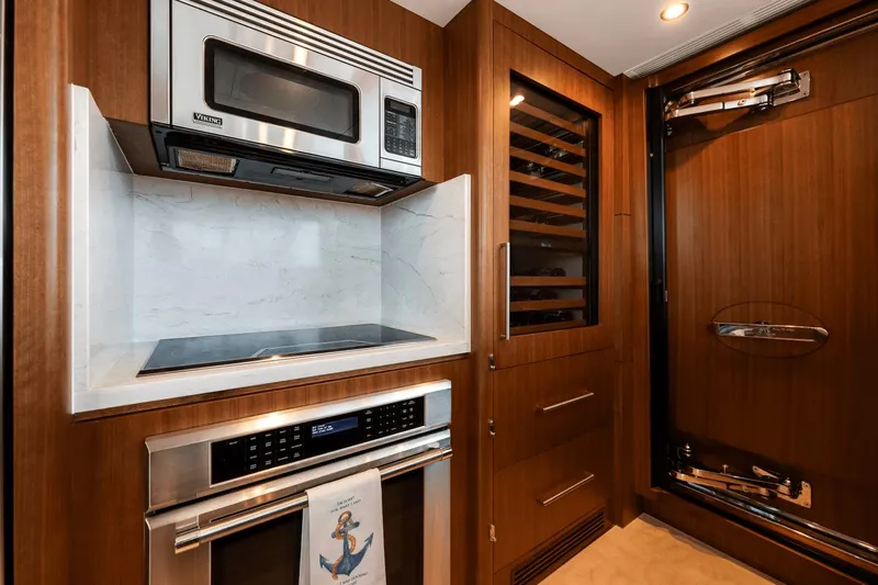 Wiggle Room Yacht Photos Pics 