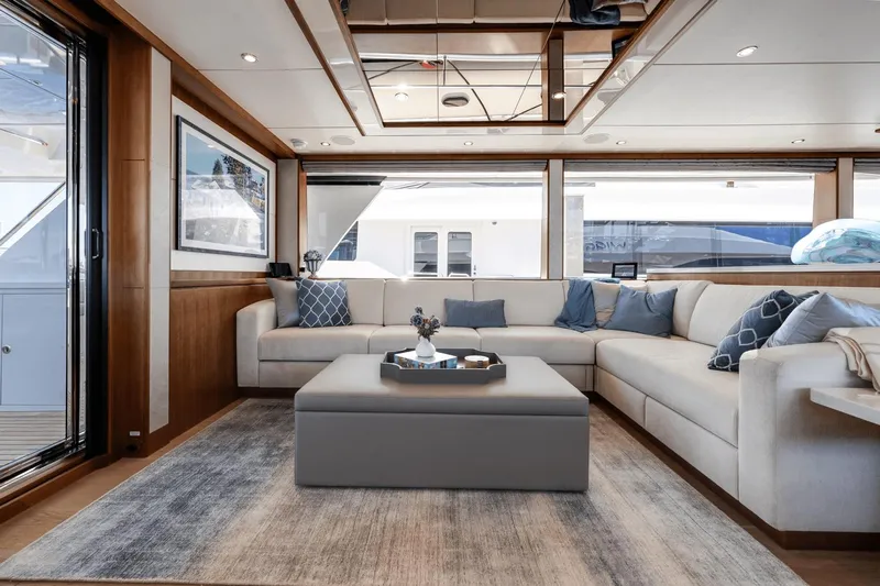 Wiggle Room Yacht Photos Pics 