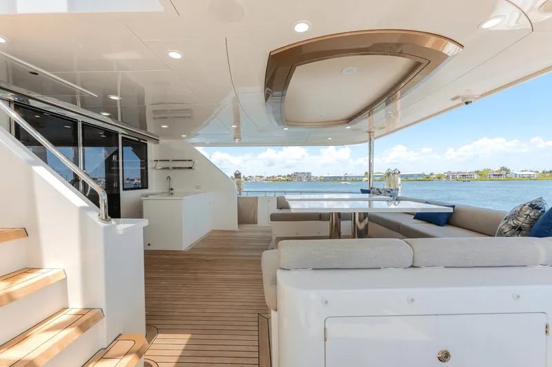 Wiggle Room Yacht Photos Pics 