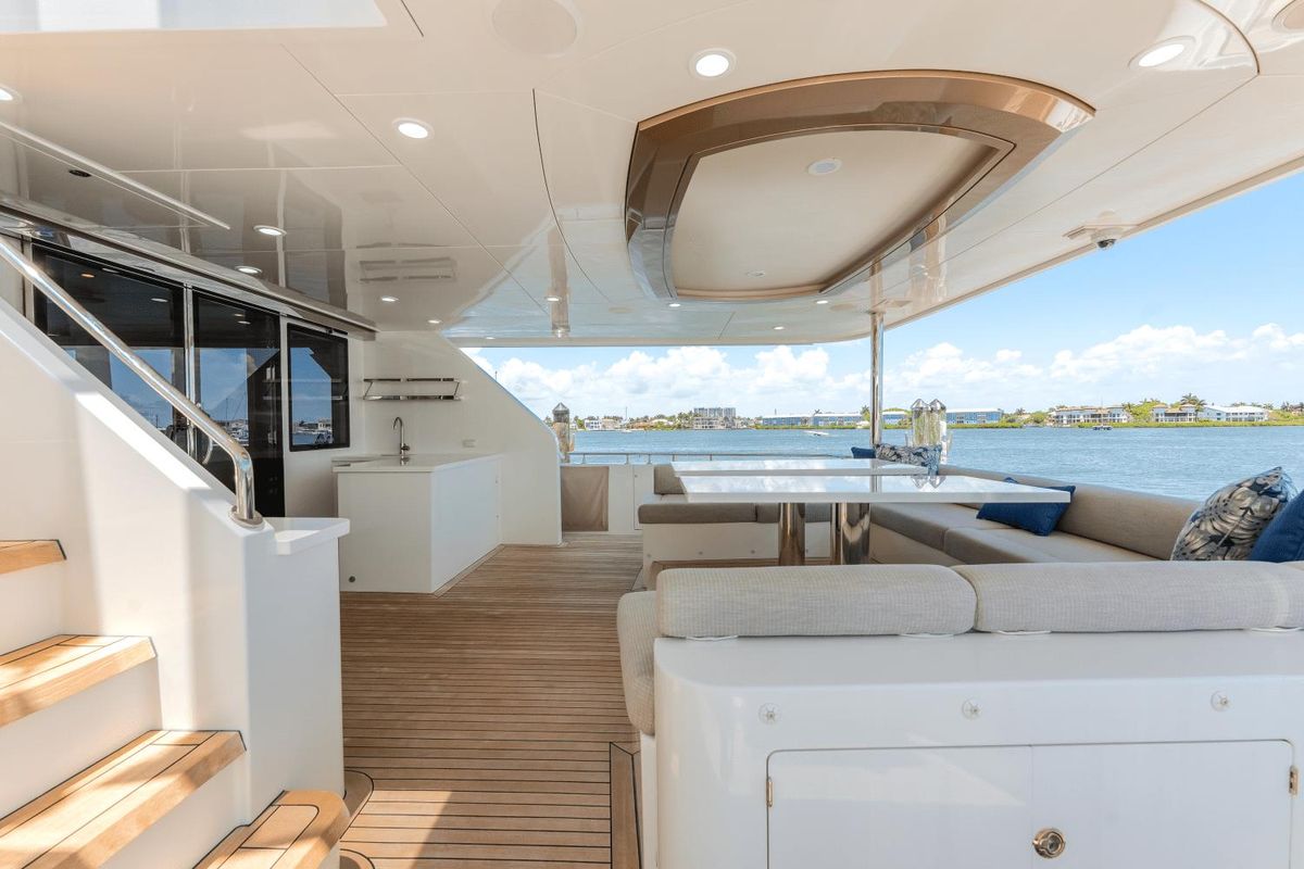 2018 Ocean Alexander 100 