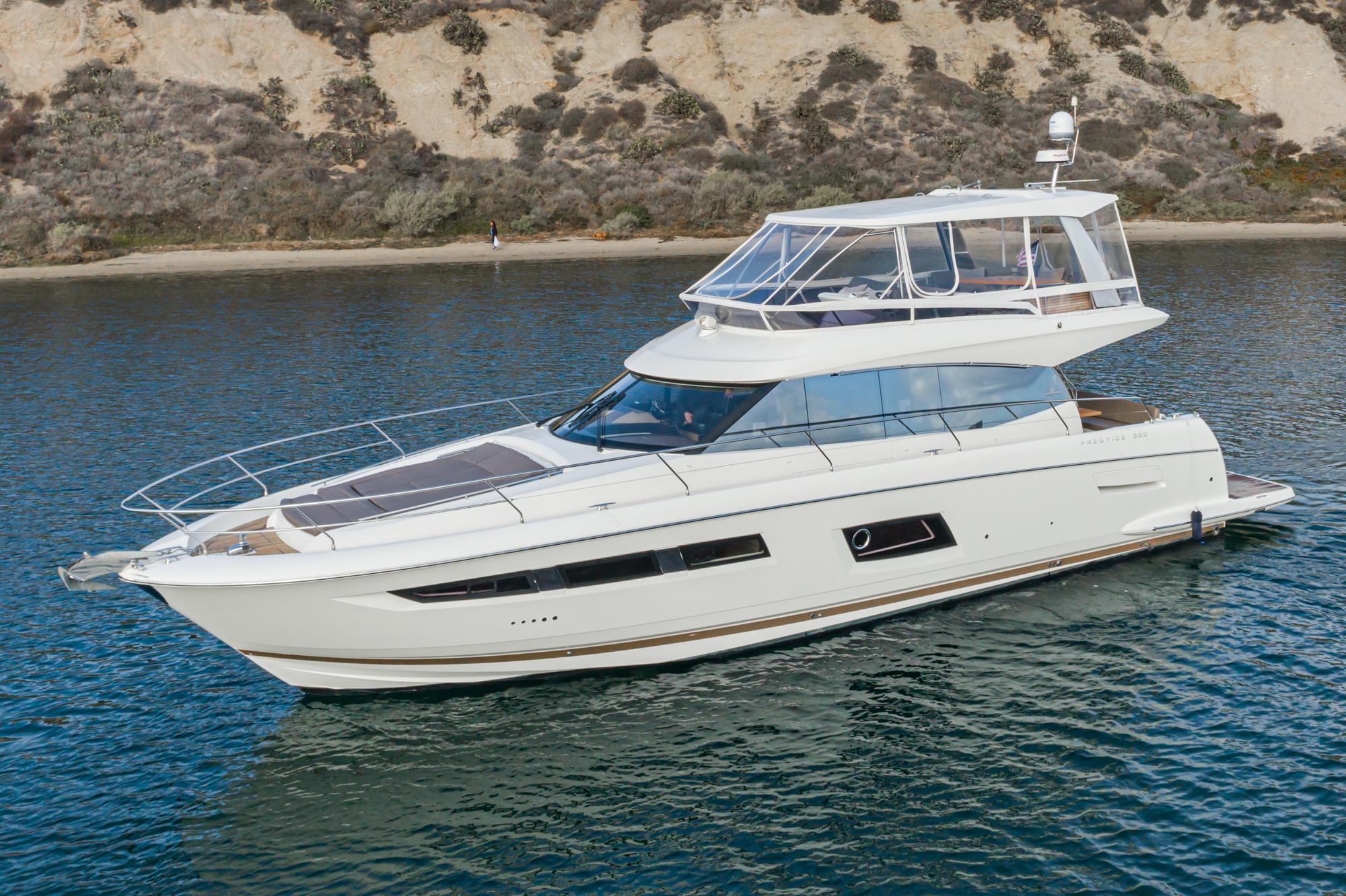 2018 Prestige 560 Fly Flybridge for sale - YachtWorld