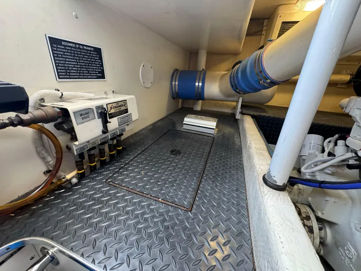 Monica T Yacht Photos Pics 