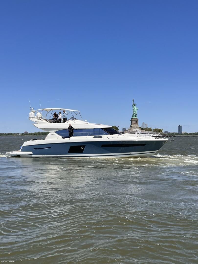 2014 Prestige 62 