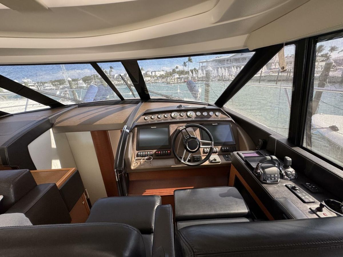 2014 Prestige 62 