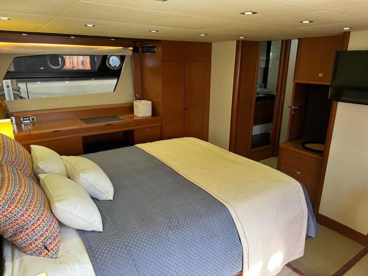 2014 Prestige 62 