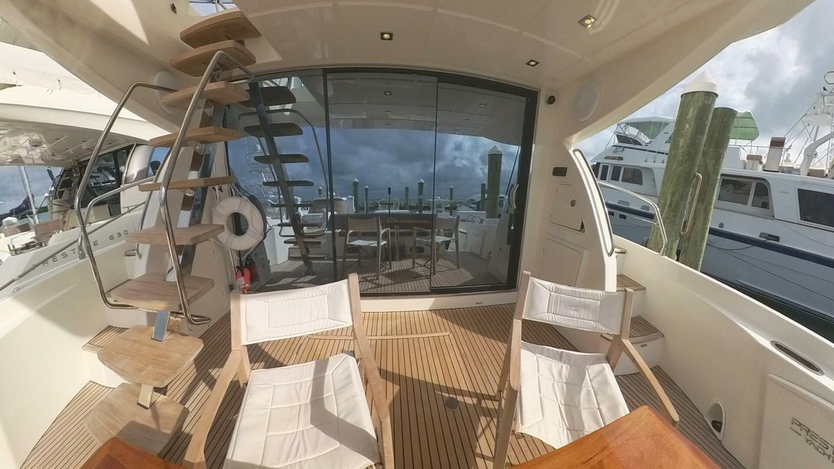 2014 Prestige 62 