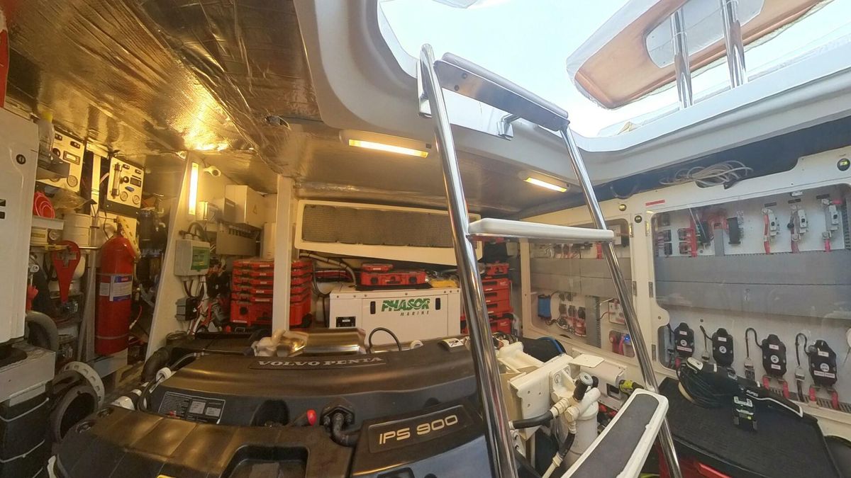 2014 Prestige 62 