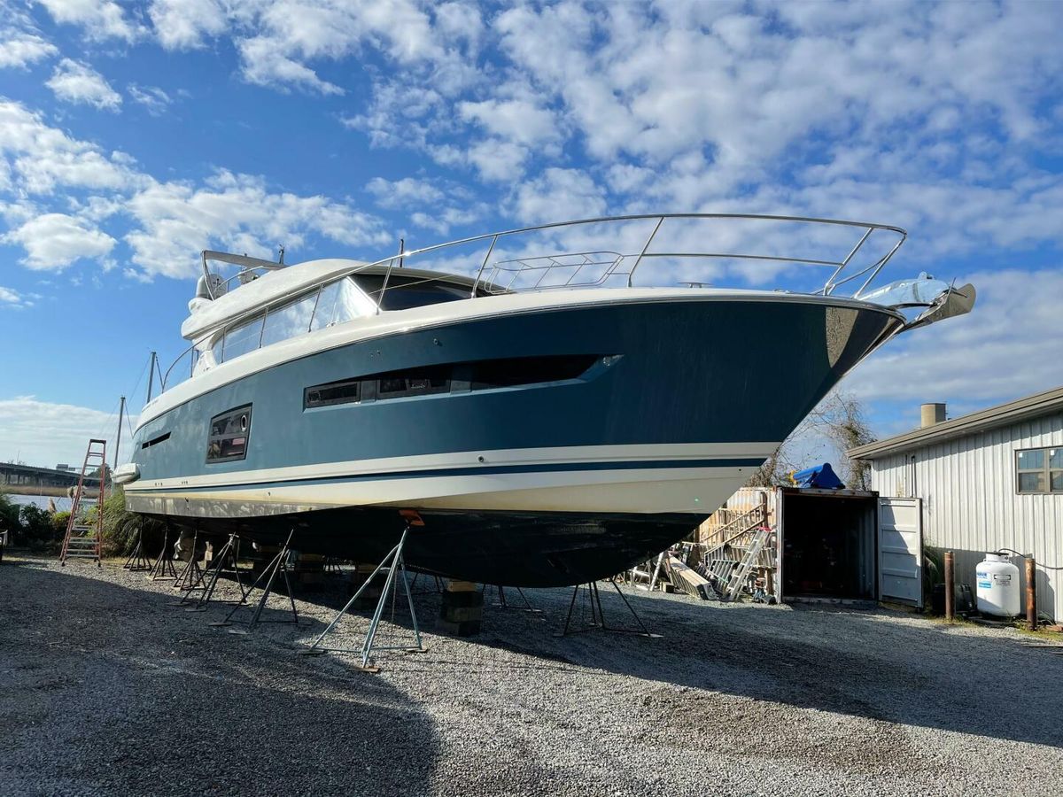 2014 Prestige 62 