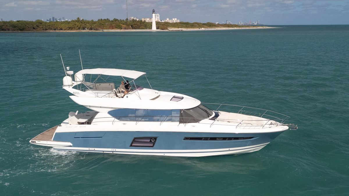 2014 Prestige 62 