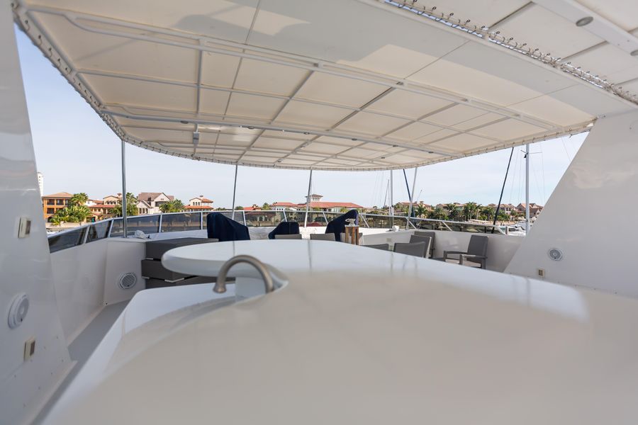 2009 Custom Flybridge Motoryacht