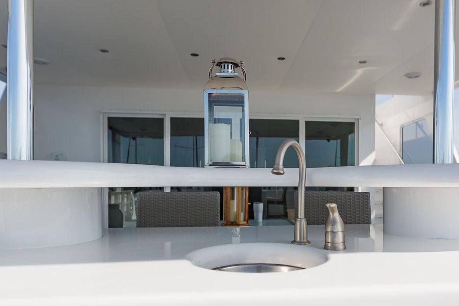 2009 Custom Flybridge Motoryacht