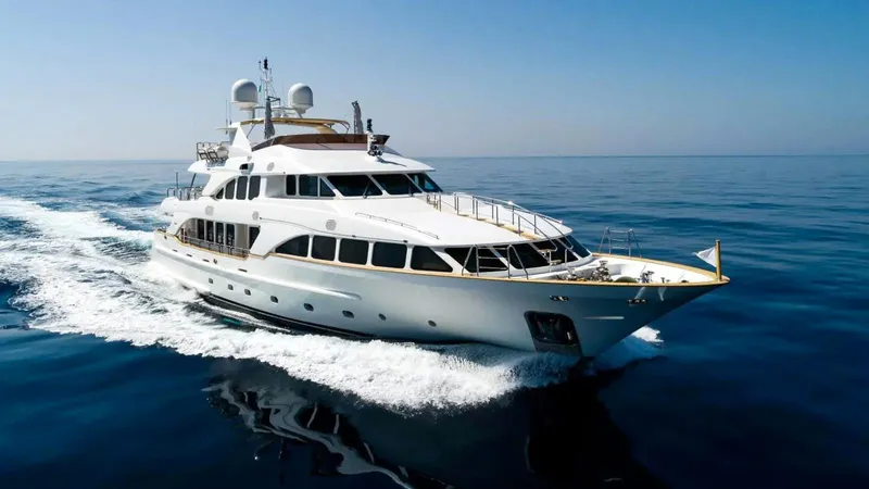  Yacht Photos Pics Benetti 120 Classic à vendre