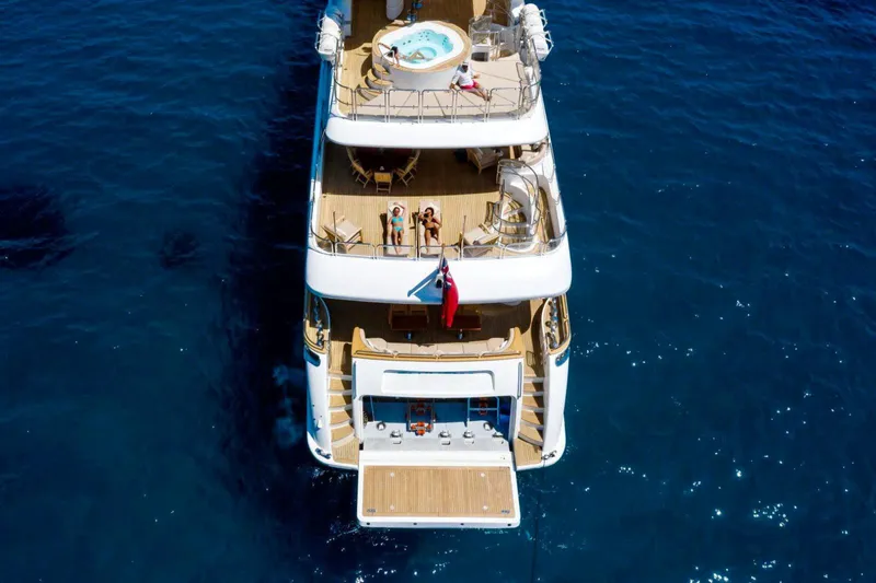  Yacht Photos Pics Benetti 120 Classic à vendre