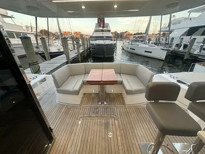  Yacht Photos Pics 2019 Sunseeker Manhattan 52 - Image 30