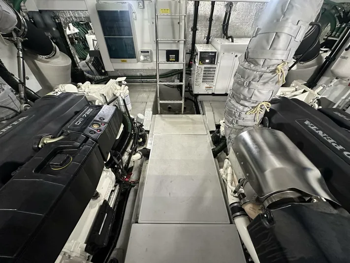  Yacht Photos Pics 2019 Sunseeker Manhattan 52 - Image 45