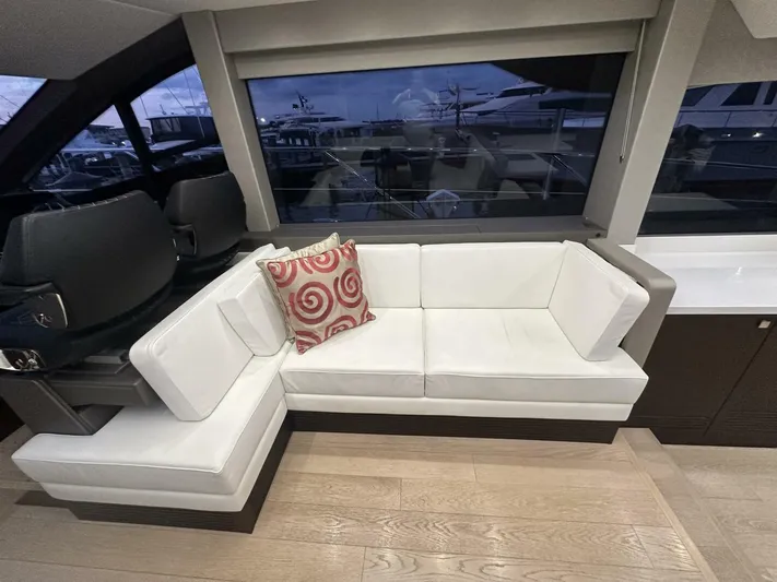  Yacht Photos Pics 2019 Sunseeker Manhattan 52 - Image 10