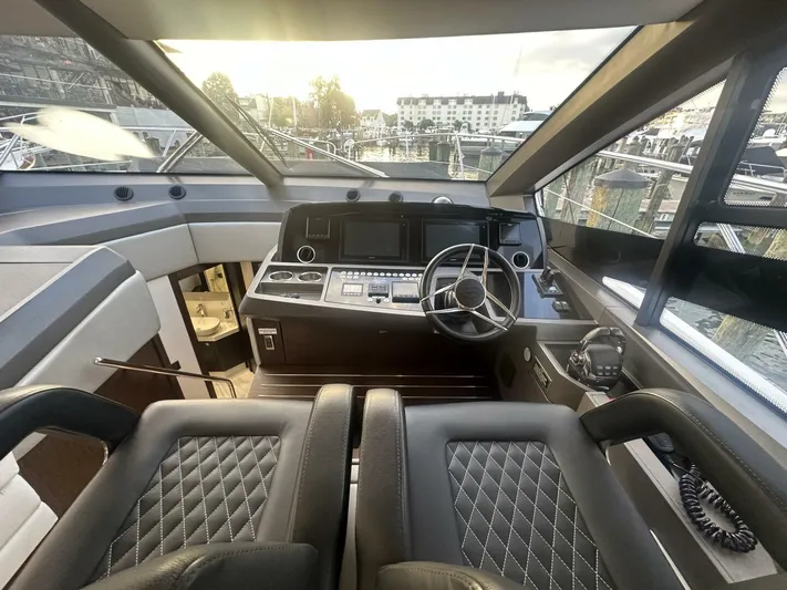  Yacht Photos Pics 2019 Sunseeker Manhattan 52 - Image 11