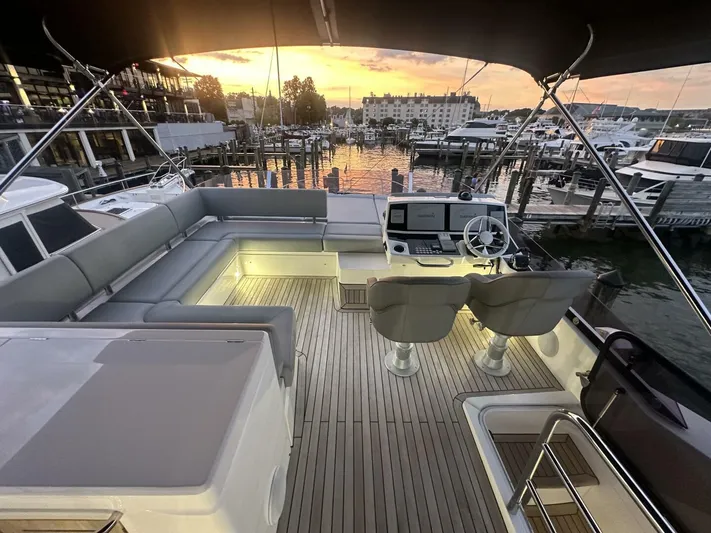  Yacht Photos Pics 2019 Sunseeker Manhattan 52 - Image 38