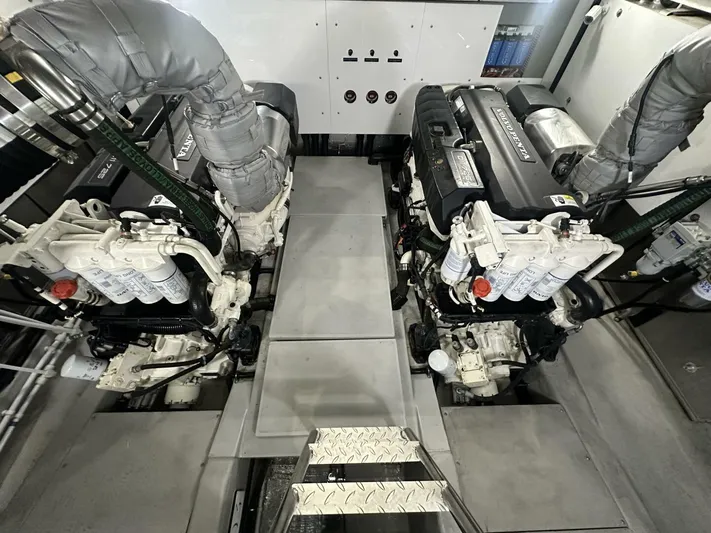  Yacht Photos Pics 2019 Sunseeker Manhattan 52 - Image 44