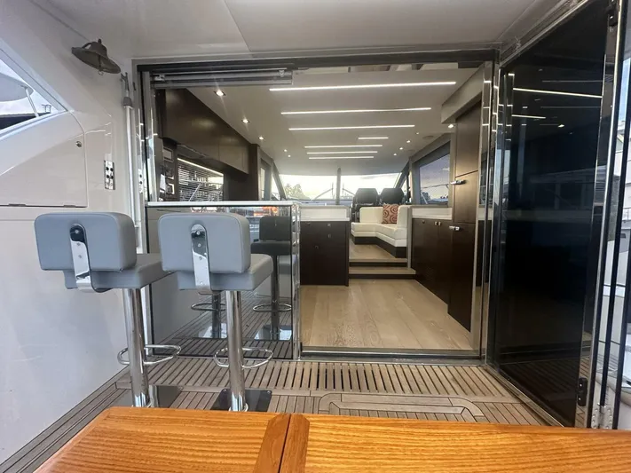  Yacht Photos Pics 2019 Sunseeker Manhattan 52 - Image 2