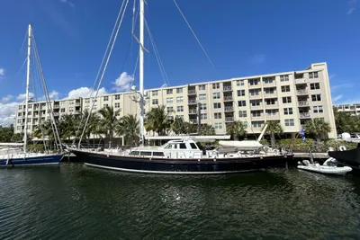Palmer Johnson 110 Cruising Sloop
