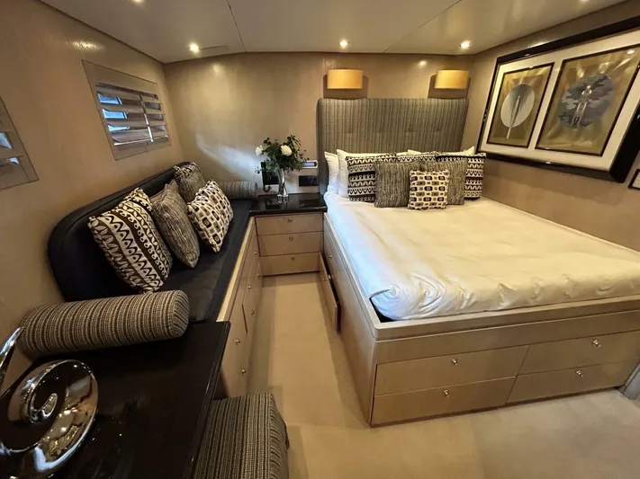 Toto Yacht Photos Pics Luxurious bedroom interior of 1983 Palmer Johnson 110 Cruising Sloop yacht.