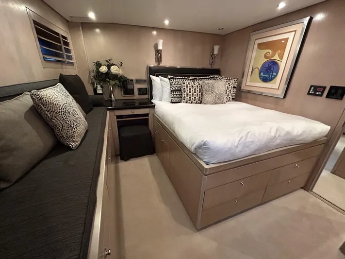 Toto Yacht Photos Pics Luxurious bedroom interior of 1983 Palmer Johnson 110 Cruising Sloop yacht.