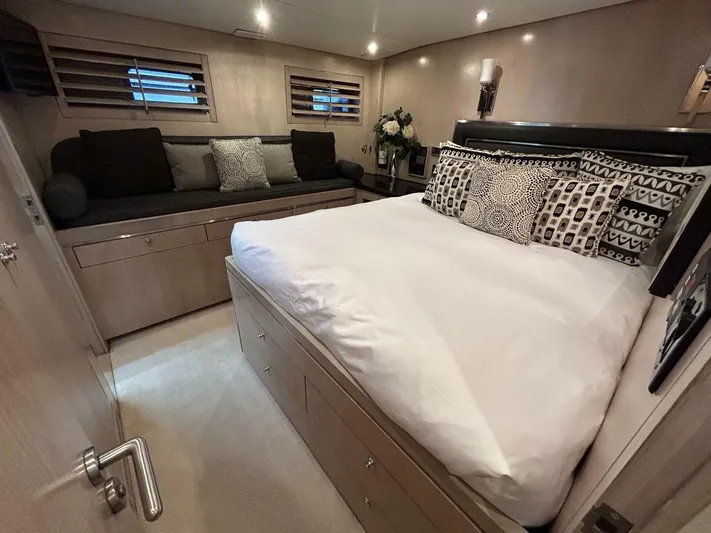 Toto Yacht Photos Pics Luxurious bedroom interior of 1983 Palmer Johnson 110 Cruising Sloop yacht.