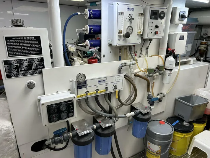 Toto Yacht Photos Pics 