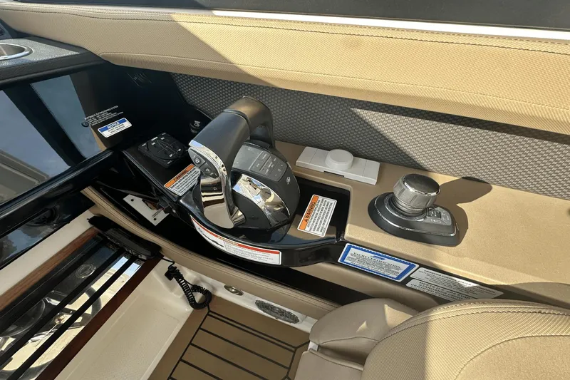 Guil-boat Yacht Photos Pics 