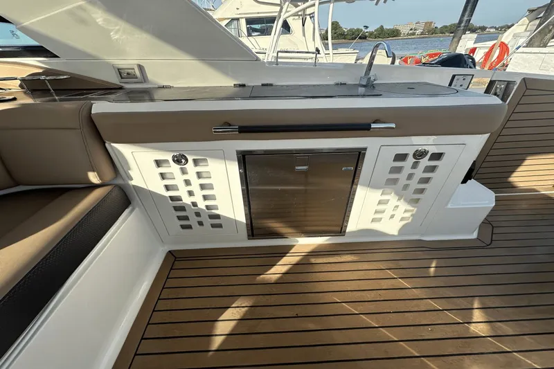 Guil-boat Yacht Photos Pics 