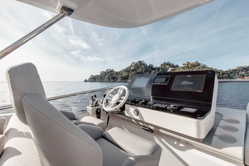  Yacht Photos Pics Manufacturer Provided Image