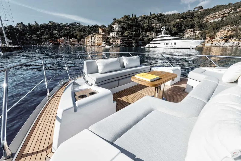  Yacht Photos Pics Manufacturer Provided Image